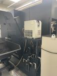 Cellule robotisée de deux centres d'usinage 5 axes MAKINO DA 300