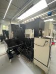Cellule robotisée de deux centres d'usinage 5 axes MAKINO DA 300