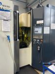 Cellule robotisée de deux centres d'usinage 5 axes MAKINO DA 300