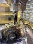 Cellule robotisée de deux centres d'usinage 5 axes MAKINO DA 300