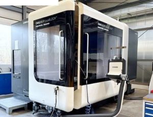 Centre d'usinage DMG DECKEL MAHO DMU80P DUOBLOCK 5 axes - 2011