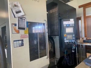 Centre d'usinage CNC 5 AXES MAKINO D500 - Axe A / Axe C / Changeur de 4 palettes