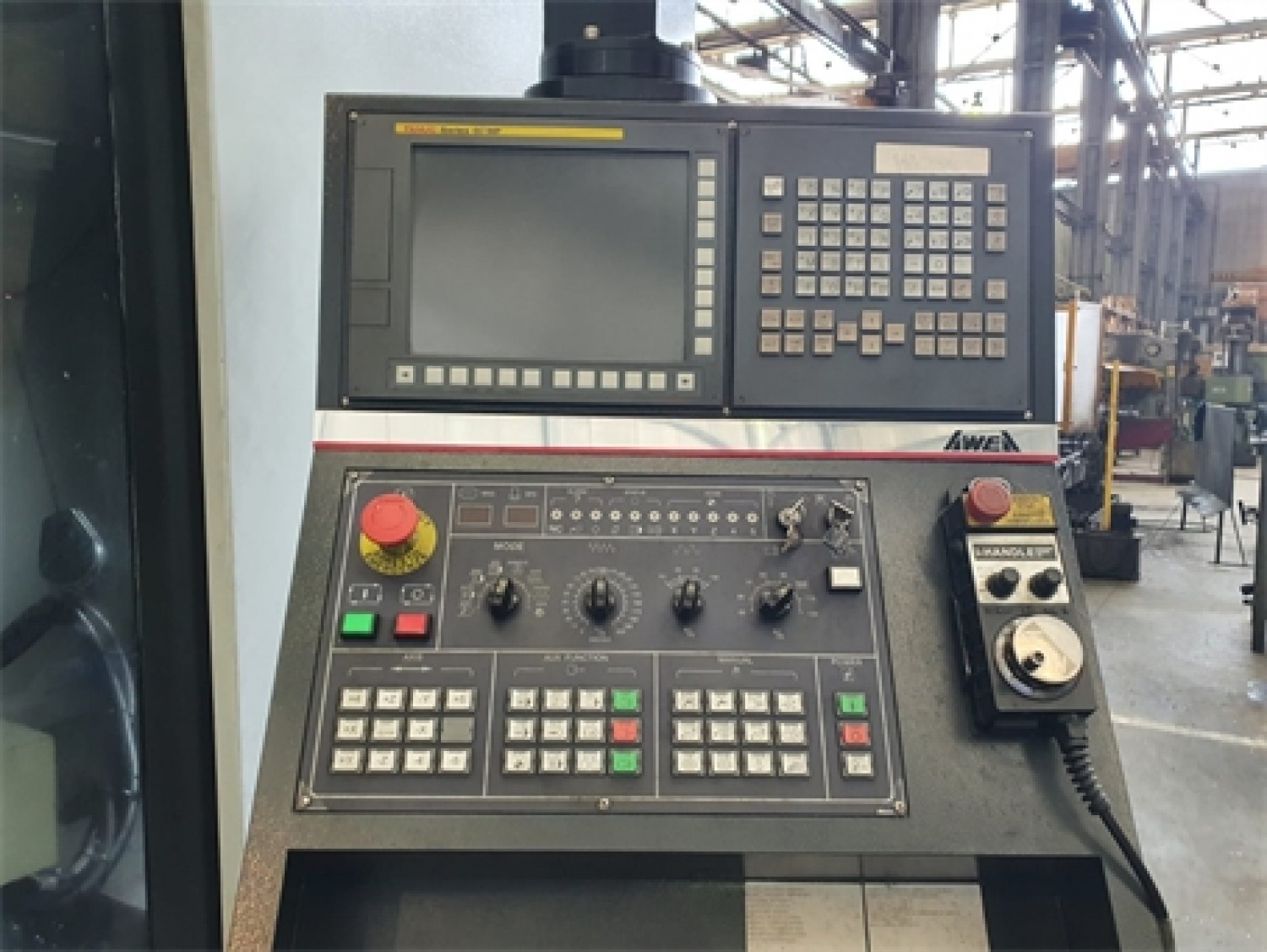 Centre d'usinage vertical AWEA type AF-1000 / TABLE ROTATIVE