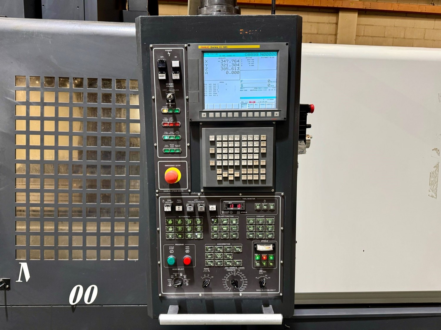 Centre d'usinage DAHLIH type MCV 2100