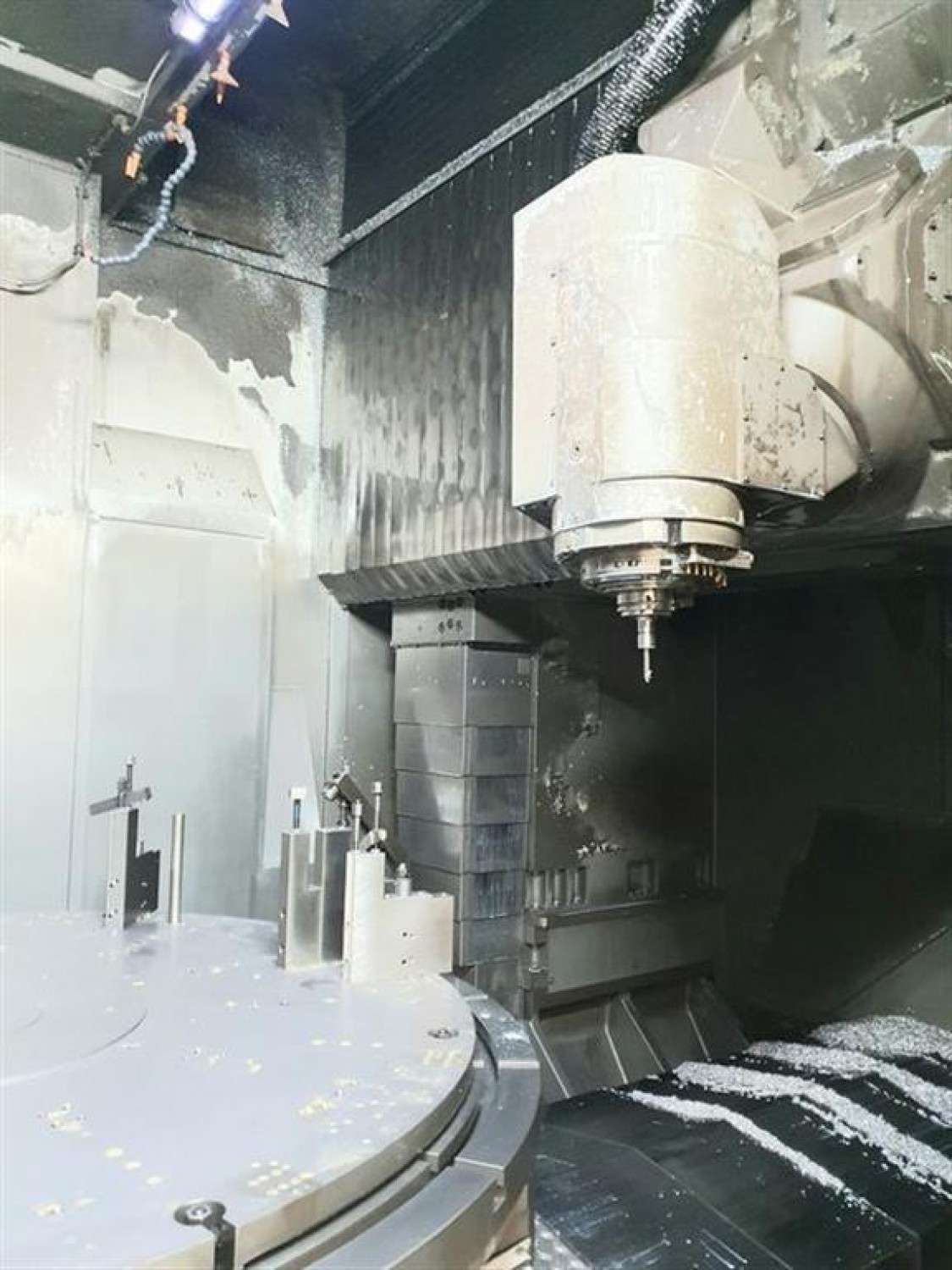 Centre d'usinage 5 axes DECKEL MAHO type DMC 200 FD