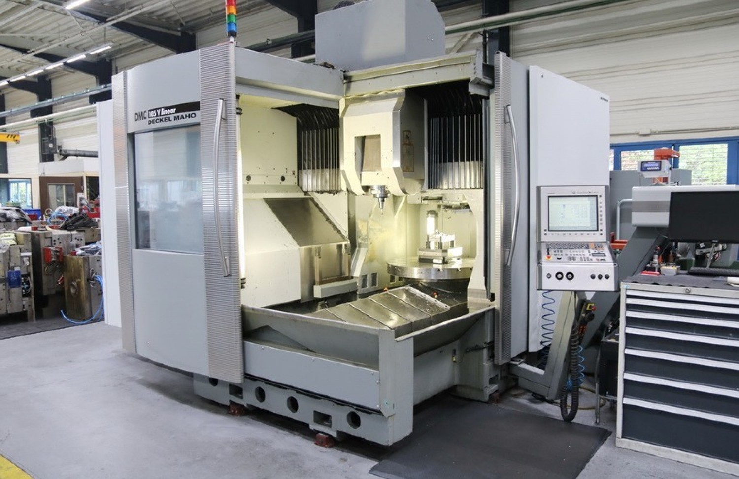DECKEL MAHO type DMC 105 V LINEAR / 5A