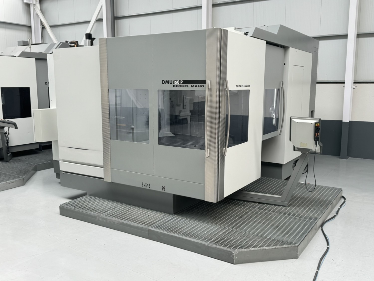 Centre d'usinage DMG DMU 160P / 5 AXES