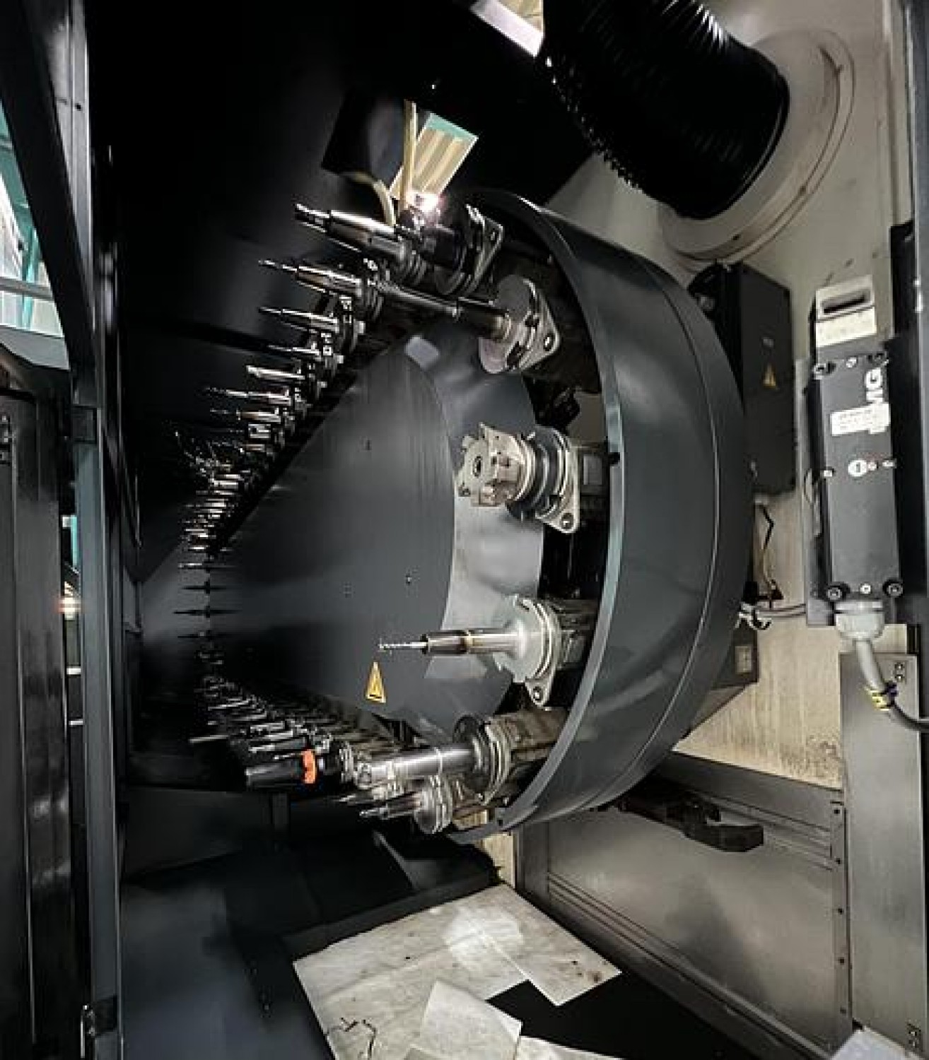Centre d'usinage DECKEL MAHO DMU105