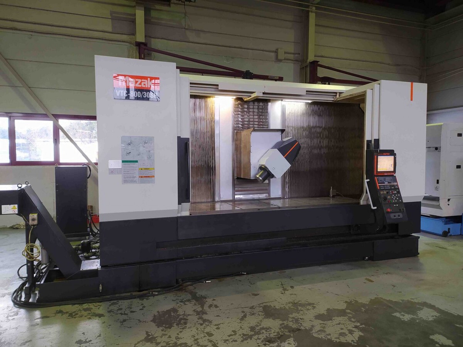 Centre d'usinage vertical MAZAK type VTC 800/30SR / AXE C / AXE B